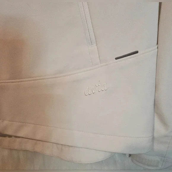 Avia Classic Ivory Performance Shell Jacket - Picture 5 of 7